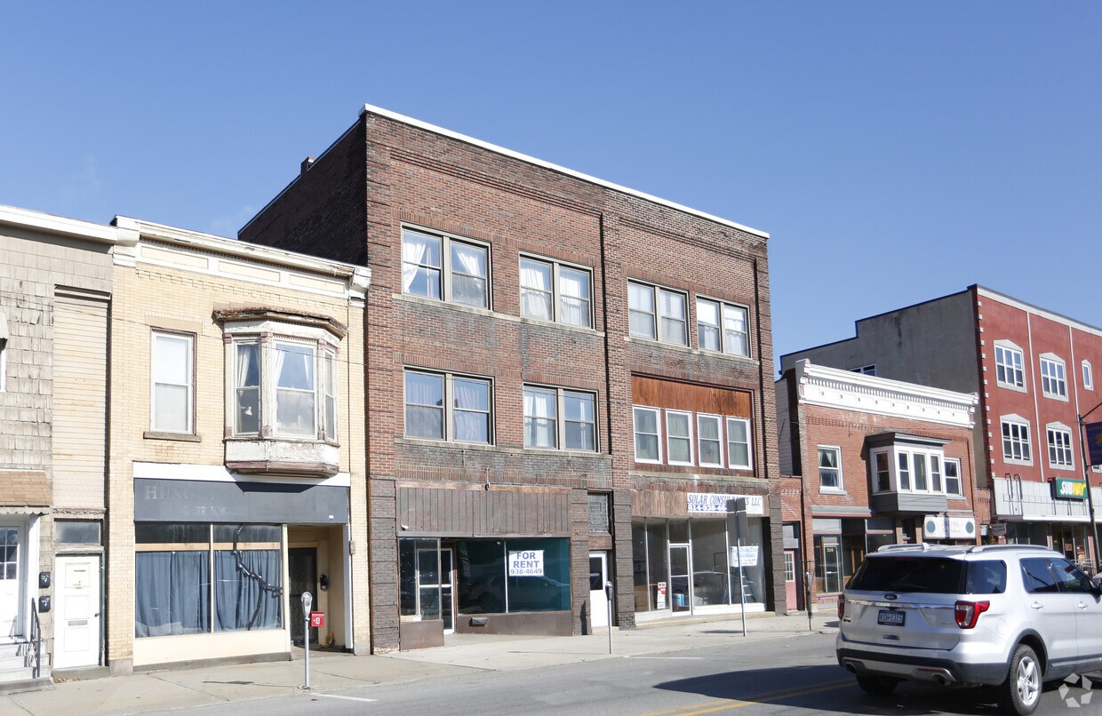 Foto principal - 212 W Mahoning St