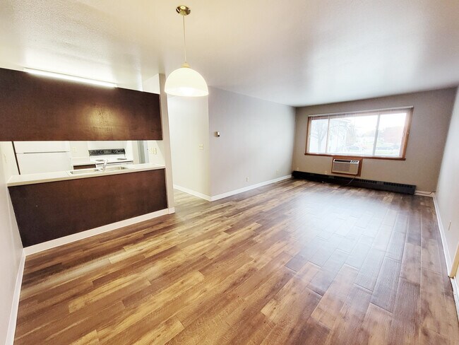 Foto del edificio - 1627 7th St N