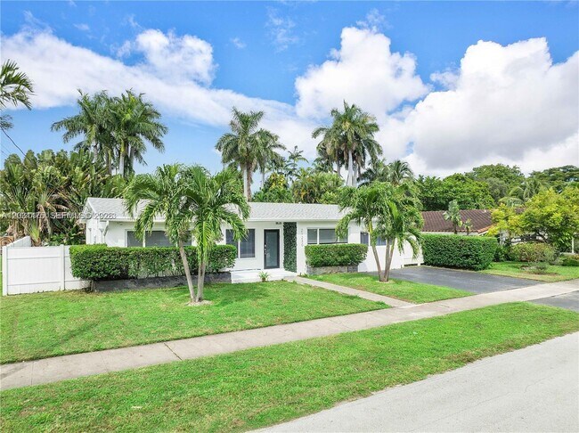 Foto del edificio - 21230 NE 24th Ct