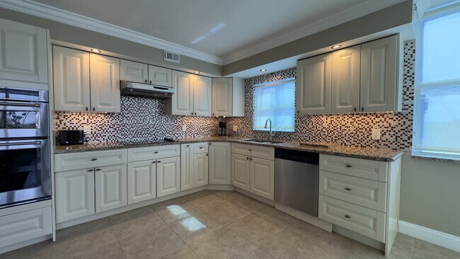 Foto del edificio - 5200 N Ocean Blvd