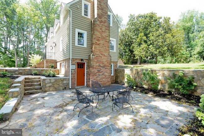Building Photo - 12820 Westbrook Dr