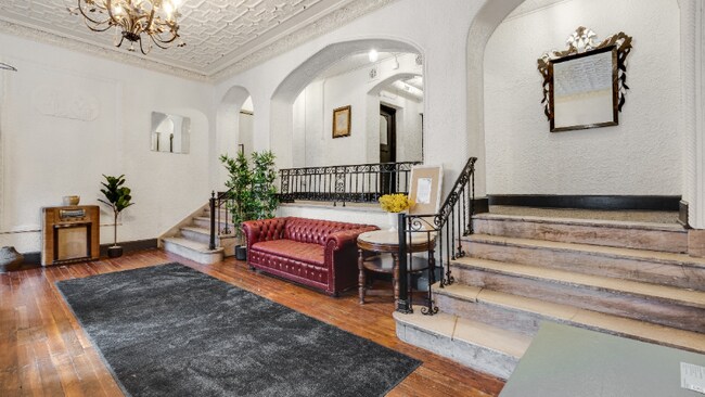 Foto del edificio - 655 Hazelwood St