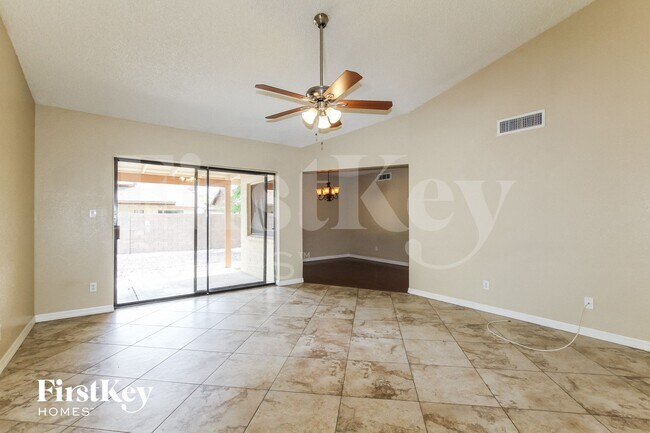 Building Photo - 5203 W Sandra Terrace