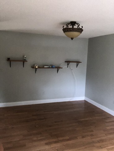 Building Photo - 48 Broadview Heights
