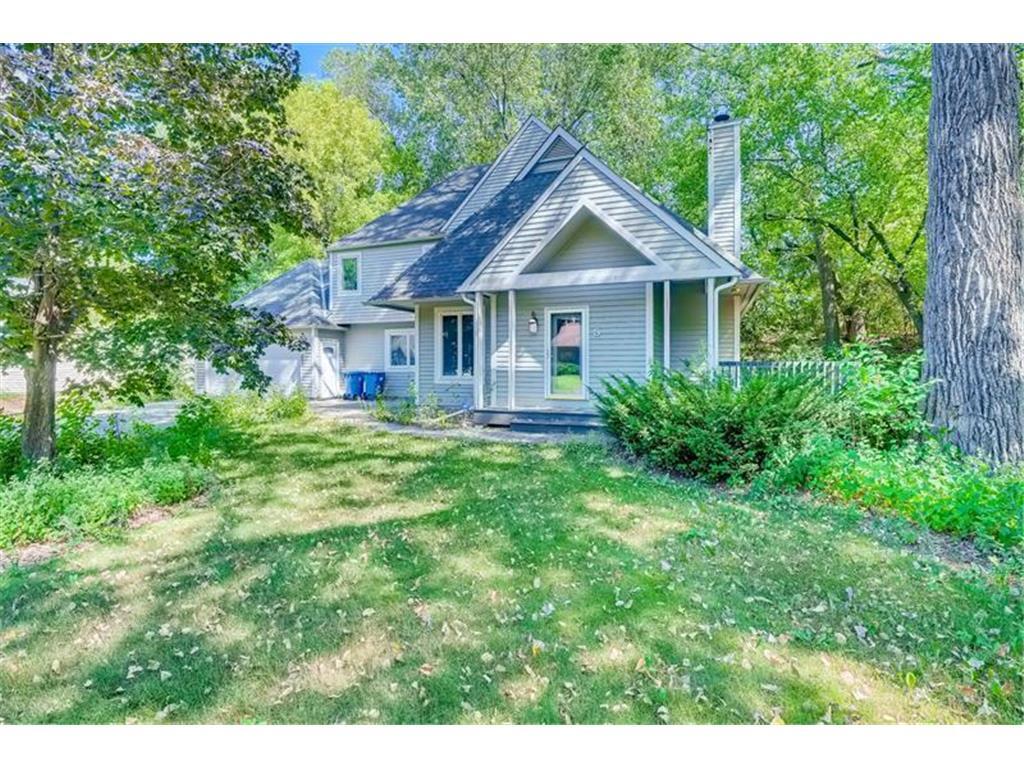 5 Oak Shore Dr, Burnsville, MN 55306 House Rental in Burnsville, MN