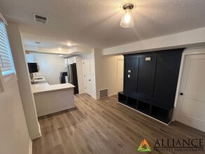 Building Photo - 1225 Bertrand St