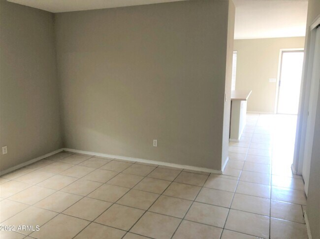 Foto del edificio - 8324 W Catalina Dr