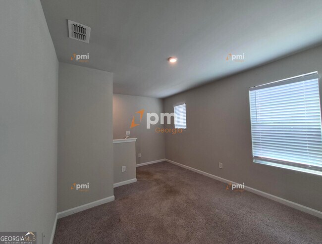 Foto del edificio - 255 Hawthorn Trail