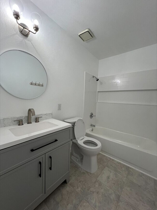 Foto del edificio - 1349 S Liberty St