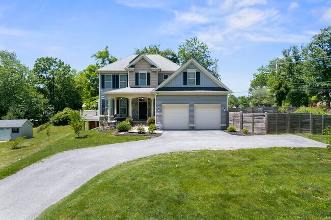 Building Photo - 5790 Hunt Club Rd