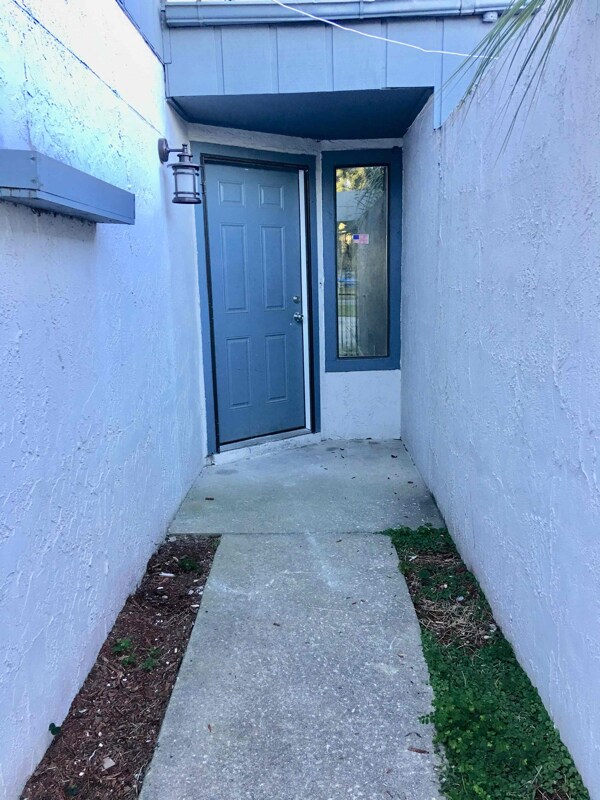 2888 Wonderwood Ln, Jacksonville, FL 32233 Townhome Rentals in