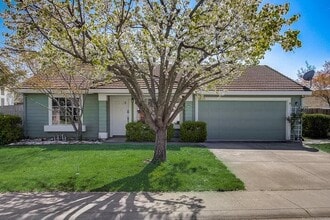 Building Photo - 1319 Longfellow Cir
