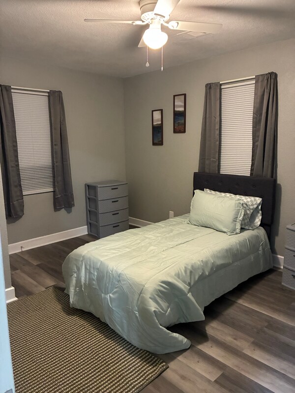 Foto principal - 706 E Tinsley St