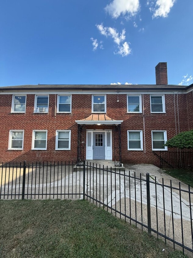 Photo - 451 Burbank St. SE