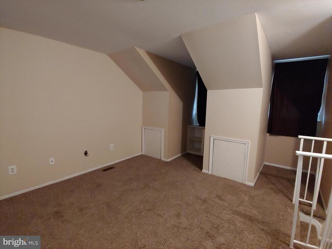 Building Photo - 6870 Ducketts Ln