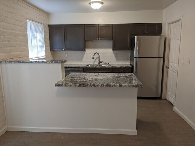 Foto del edificio - 4547 E Bellevue St