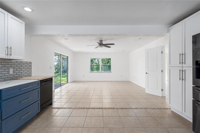 Foto del edificio - 4419 102nd St W