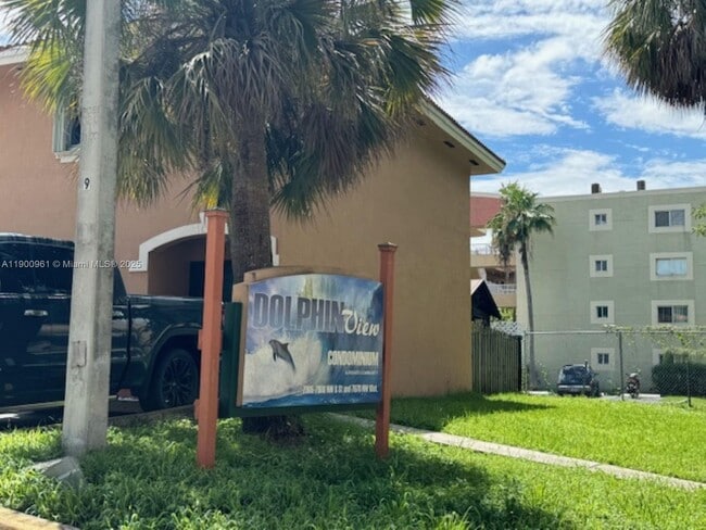 Foto del edificio - 7965 NW 8th St