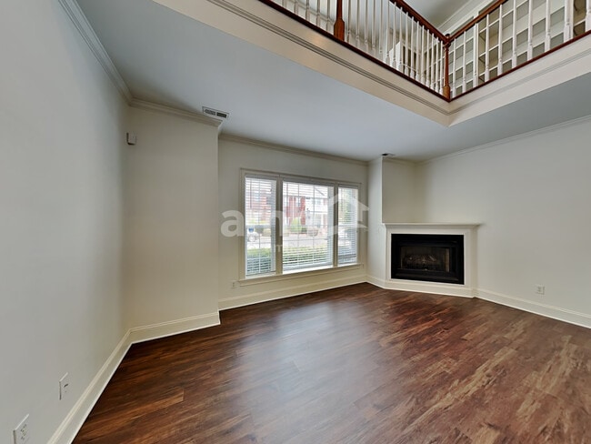 Foto del edificio - 6111 Creft Cir