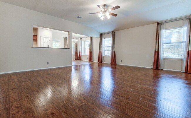 Building Photo - High-end Cedar Park 3/2 rental located across from pool and playground!