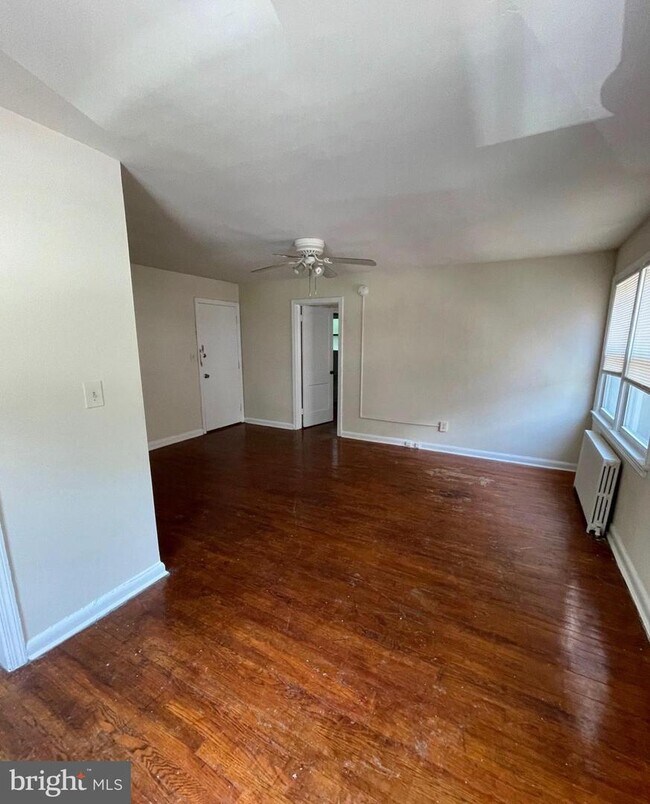 Foto del edificio - 8318 Roanoke Ave