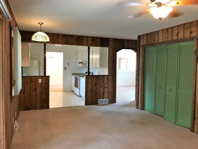Building Photo - Spacious 3 Bed 2 Bath House Near CSU Campus!