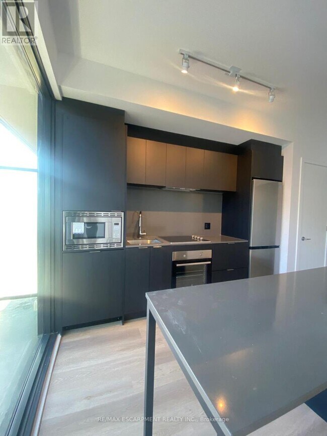 Photo du bâtiment - 1518-1511 JARVIS St