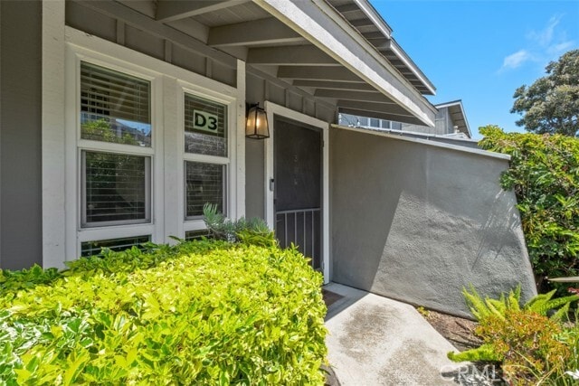 Building Photo - 345 University Dr