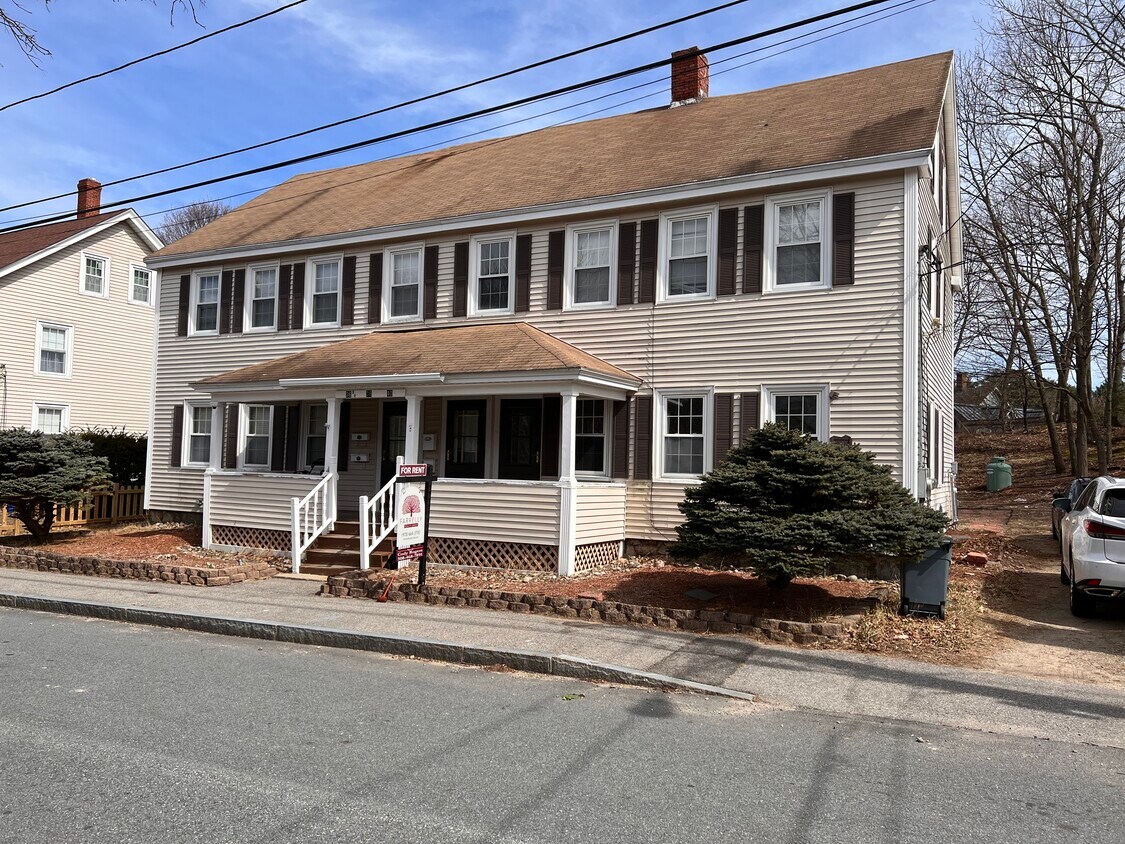 Primary Photo - 40 Center St