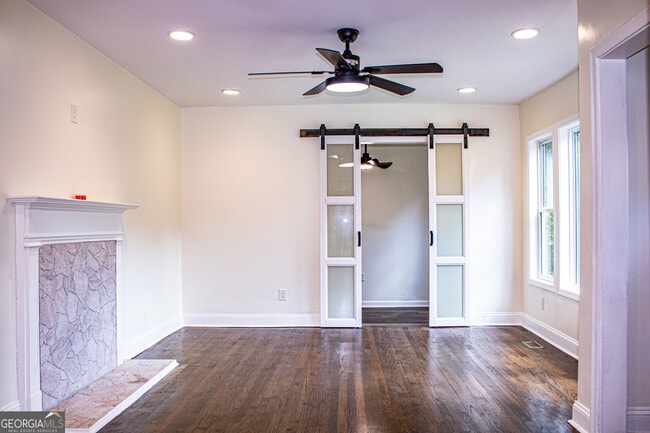 Foto del edificio - 773 Fayetteville Rd SE