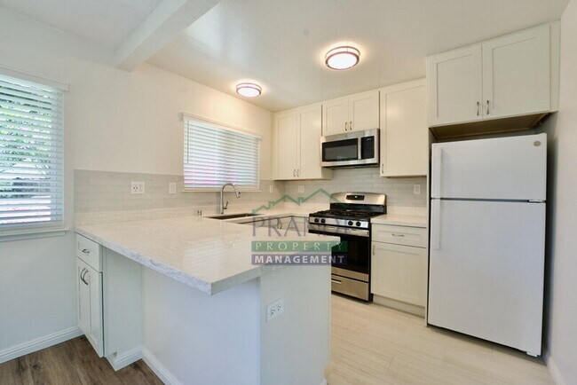 Building Photo - 45 Bayo Vista Way