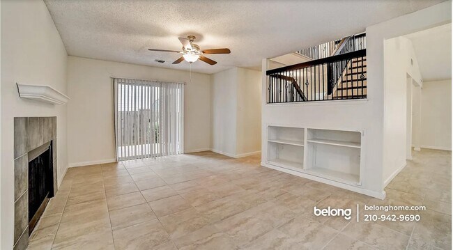 Foto del edificio - 9710 Fortune Ridge Dr