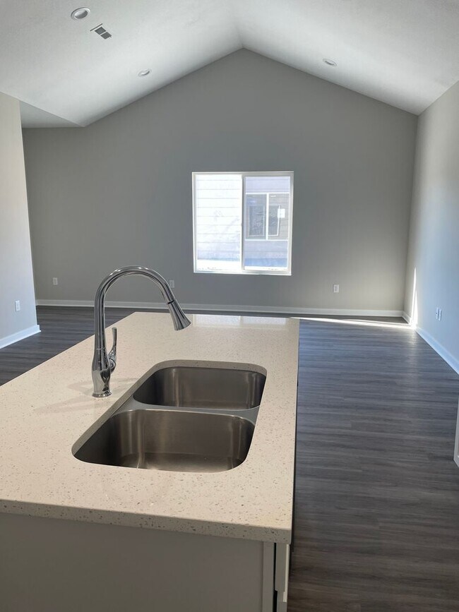 Foto del edificio - BRAND NEW Home in Maize Built 2023