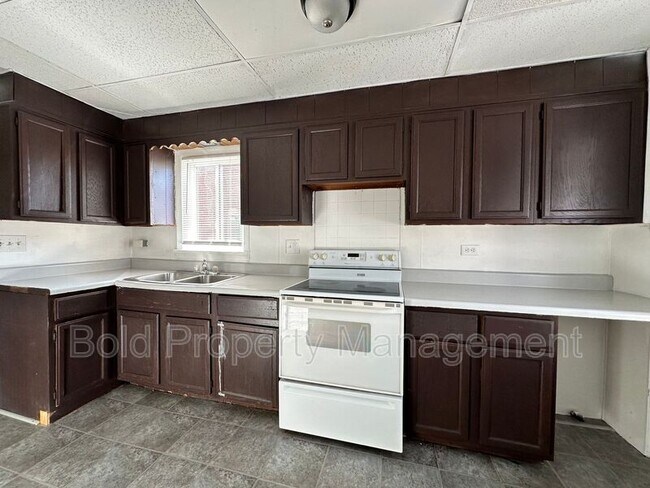 Building Photo - 827 Lehman St