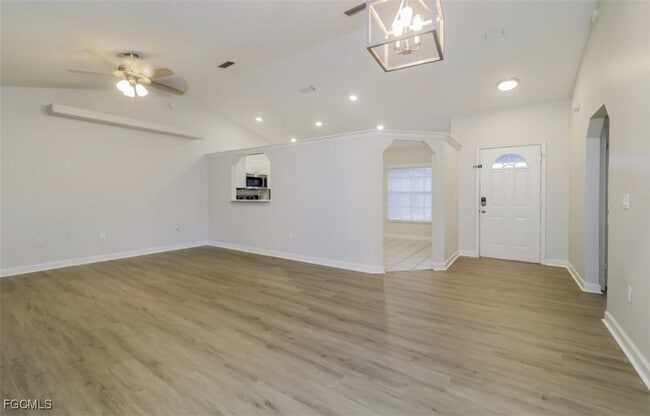 Building Photo - 3919 SE 2nd Pl