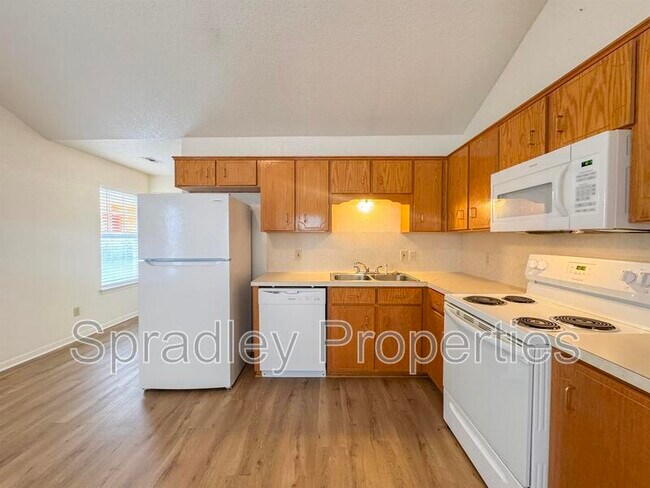 Foto del edificio - 102 Lacey Lou Ln
