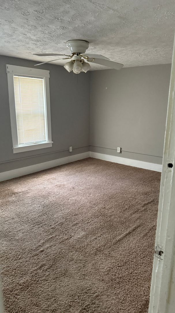 Foto del edificio - Large 2 bedroom home available now!