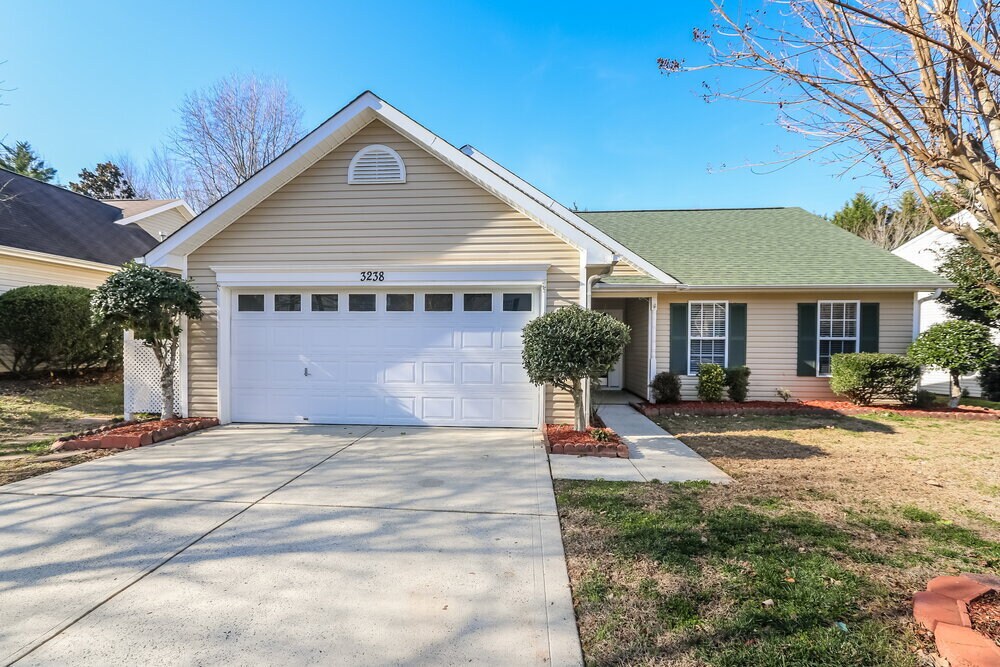 Primary Photo - 3238 Longspur Dr