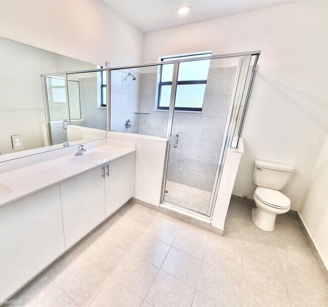 Foto del edificio - 3 br, 2 bath Townhome - 222 SW 159th Terrace