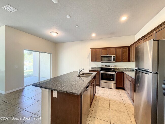 Foto del edificio - 3748 Chambers Ln