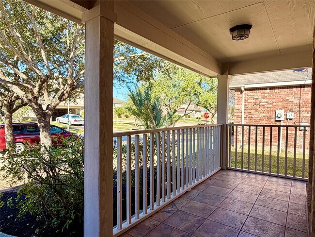 Building Photo - 11807 Green Colling Park Dr