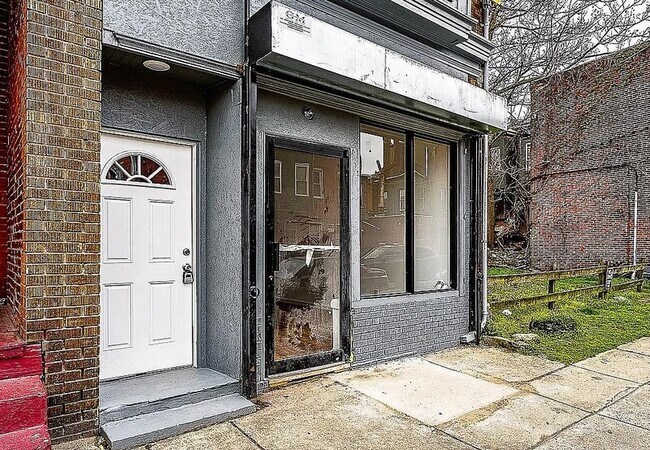 Building Photo - 3964 Poplar Street