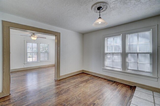 Foto del edificio - 404 Chautauqua Ave