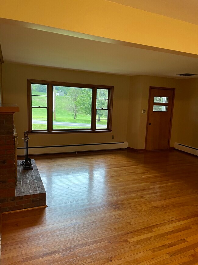 Foto del edificio - 694 White Oak Ln