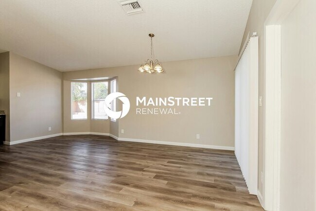 Building Photo - 3 Bedroom Pet-Friendly Home in Phoenix, AZ with Main Street Renewal