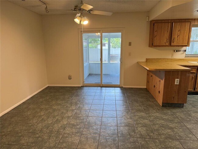 Foto del edificio - 4010 Woodsong Dr