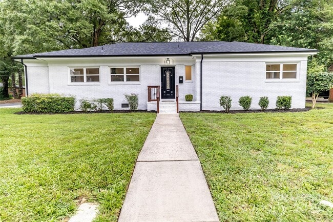 Foto del edificio - 3501 Eastway Dr