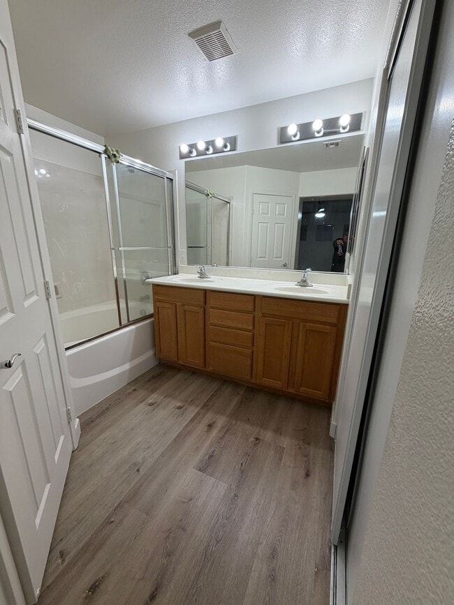 Foto del edificio - Mountain's Edge 3 Bed 3.5 Bath home in the Southwest. 1 Bed downstairs!