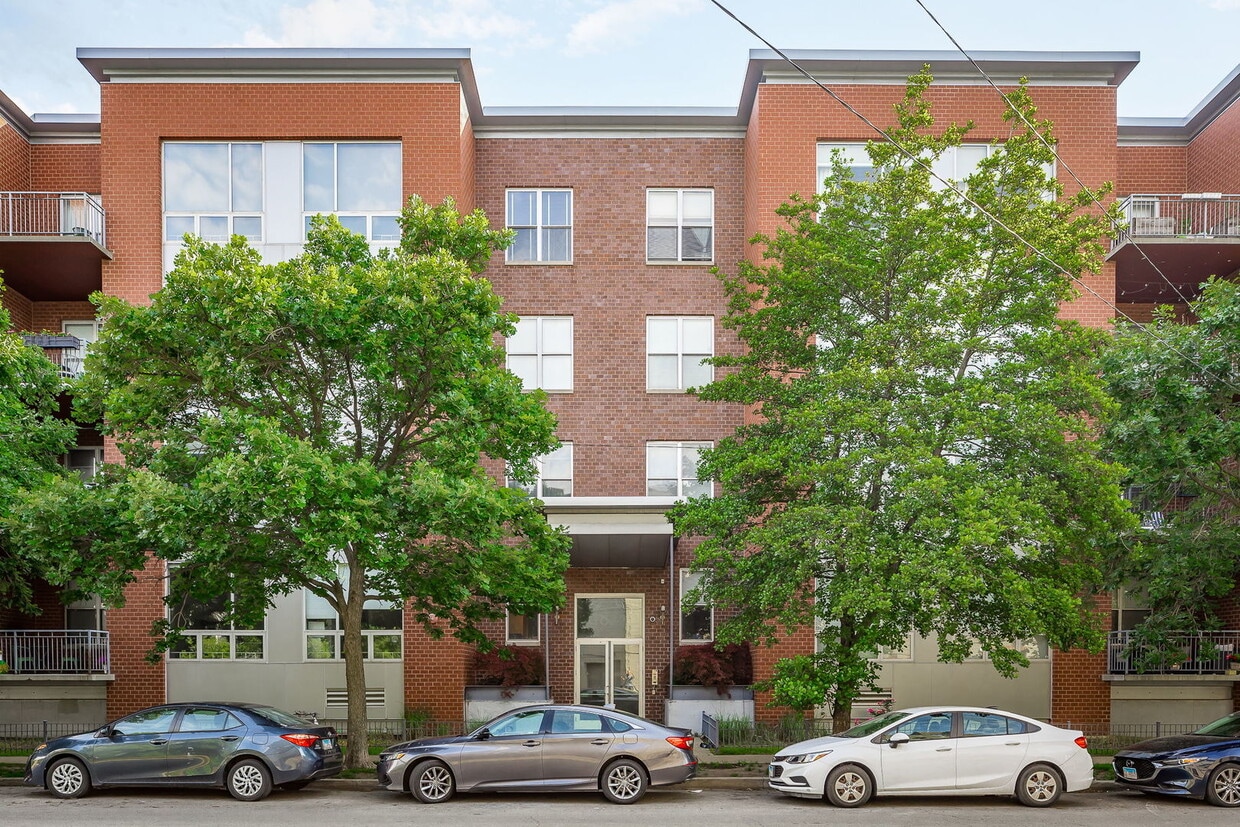 Primary Photo - 1825 N Winnebago Ave