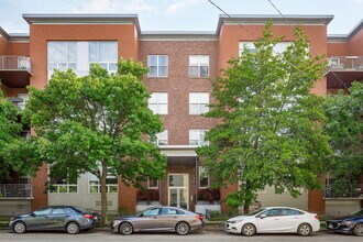 Building Photo - 1825 N Winnebago Ave